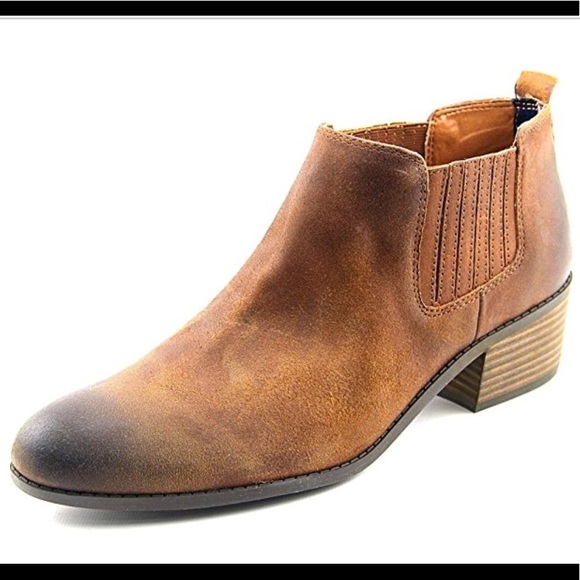 Tommy Hilfiger Shoes - 🌼Tommy Hilfiger Ripley Ankle Boot🌼
